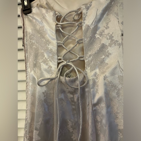 Beautiful Vintage Strapless Gown in champagne pink with matching shawl - Picture 5 of 16